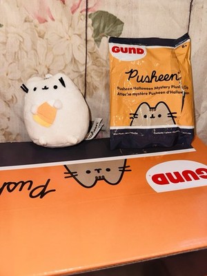 New Pusheen Halloween Plush Gund White Pusheen Holding Candy Corn Keychain 
