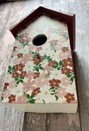 Bird House Nesting Box, Blooming Marvellous, Flower and Bee Covered House Front - 第 3/12 張圖片