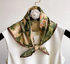 100%  Silk 20" small square Scarf Women neckerchief Wrap floral green red WS353