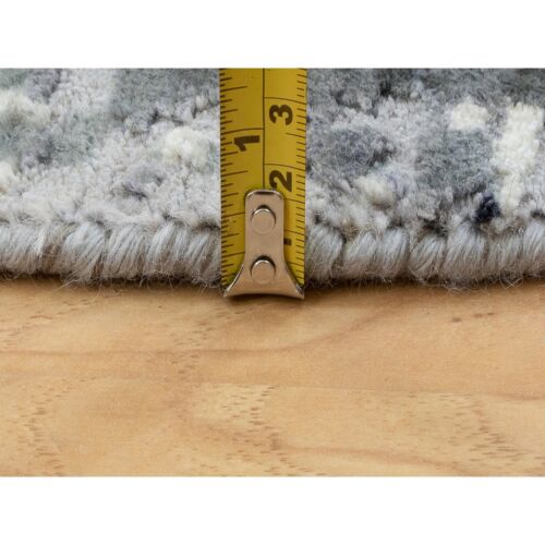6'2"x6'2" Gray with Black Abstract Design Silk Hand Knotted Round Rug R58623 - Picture 7 of 8