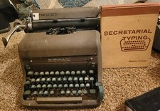 1950s Royal Hh Manual Typewriter Magic Margins Green Buttons  thumbnail