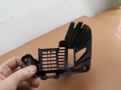 Homelite TrimLite UT20677 String Trimmer OEM Engine Cover 09210 - Picture 4 of 5