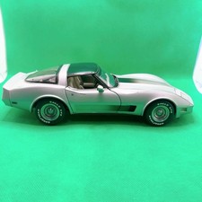 AUTOart 1/18 Chevrolet Corvette C3 Collector's Edition 1982 Gold from Japan
