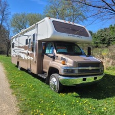 2005 Duramax LLY Gulf Stream Endura RV with dual slide outs, Only 33k miles!!