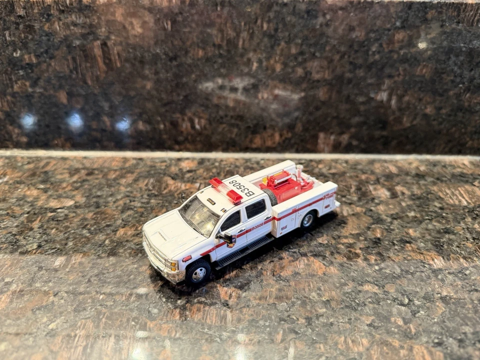 ¡NUEVO! Motor de ataque inicial Code 3 personalizado del Departamento de Silvicultura de California 3288 Foto 4 de 4