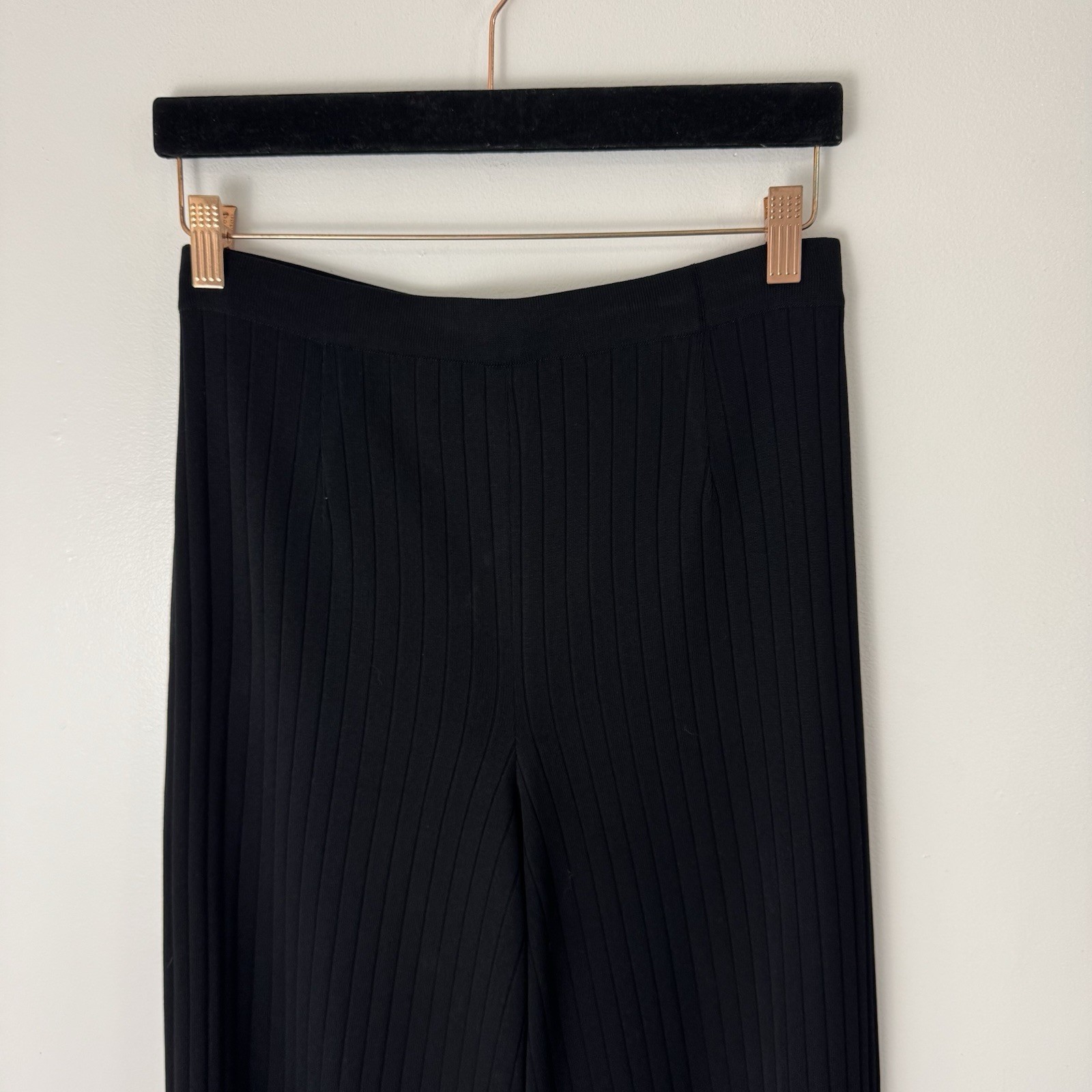 EXCLUSIVELY MISOOK Size Medium Pull On Black Flar… - image 2