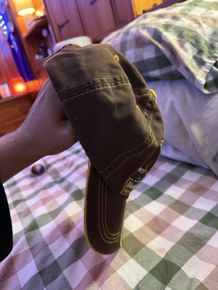 UPS Racing Dale Jarrett 条纹NASCAR帽子签名密封交付超级罕见 — 第 2/4 张图片