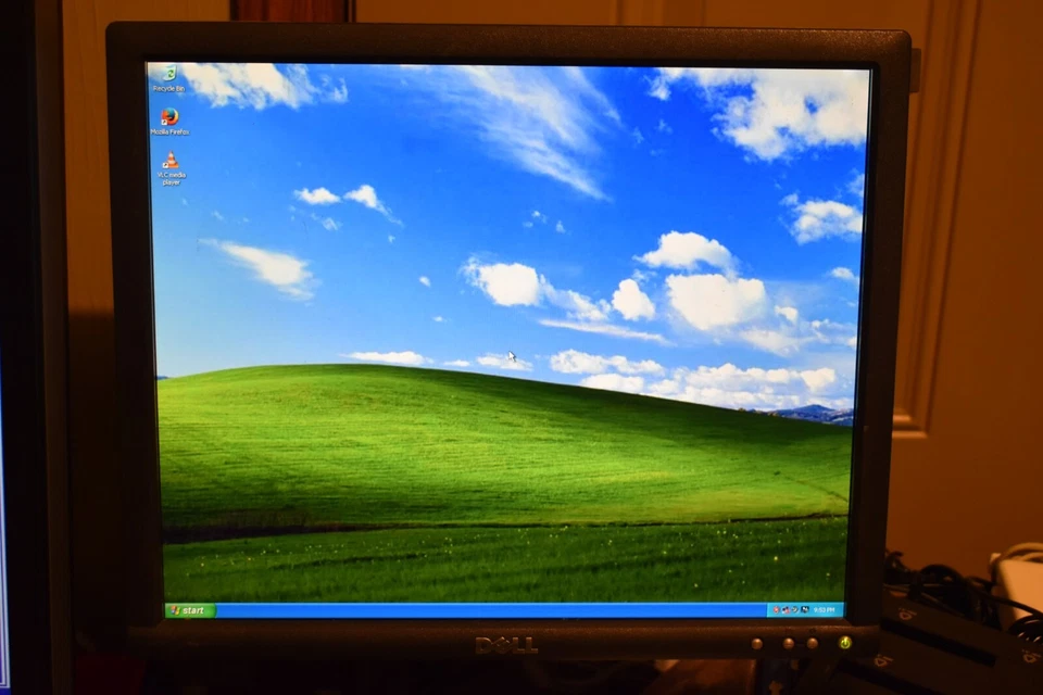 Dell i7 Windows XP Vintage Retro Classic Gaming PC AMD Radeon 1TB HD Windows XP - Image 2 of 4