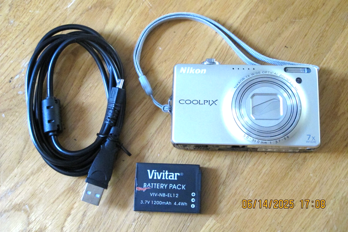 Nikon COOLPIX S6000 14.2MP Digital Camera - Champagne silver