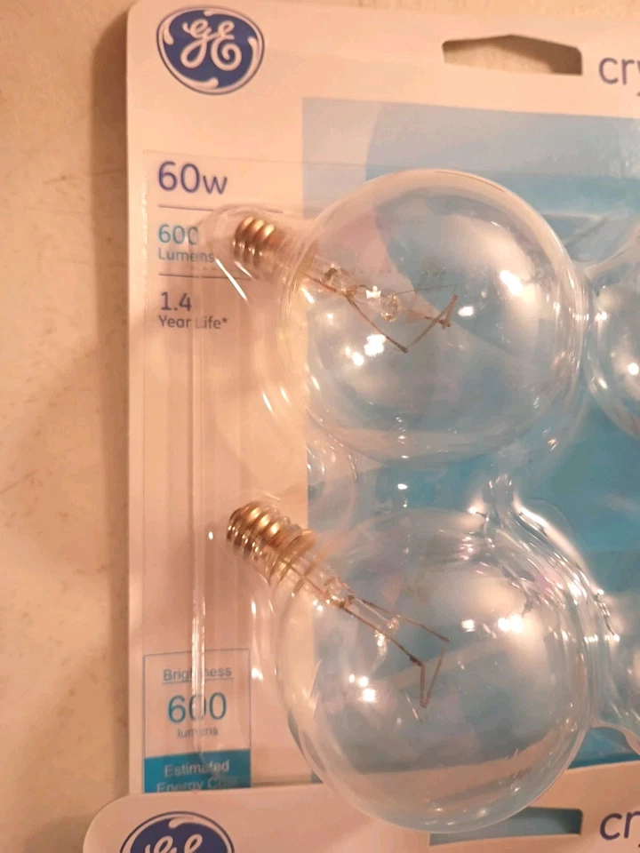 4 paquetes de 4 bombillas base candelabro GE G16.5 cristalinas 60W 16 bombillas Foto 3 de 4