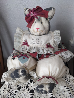 Vtg 90s Country Folk Art Rag Doll Kitty Cat w/ Apron Birds & Bird House Print 