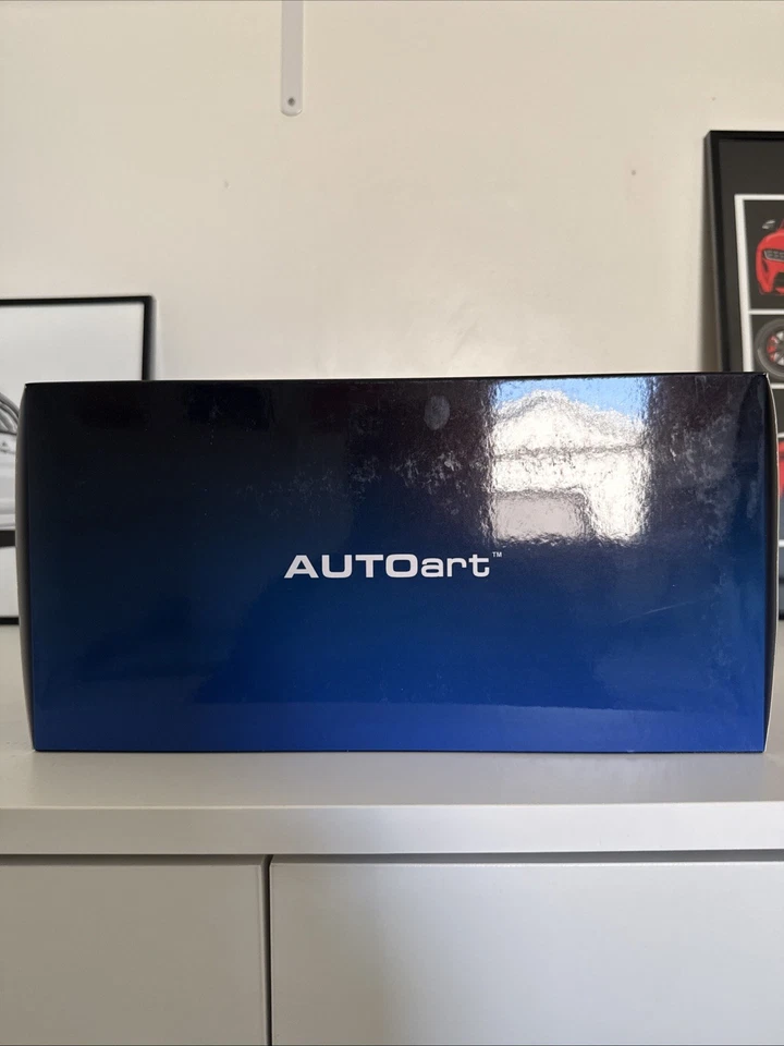 AUTOart 1 12 Motocicleta Baribari Legend Honda CB750F Koma Pistola Casco Incluido Foto 2 de 2