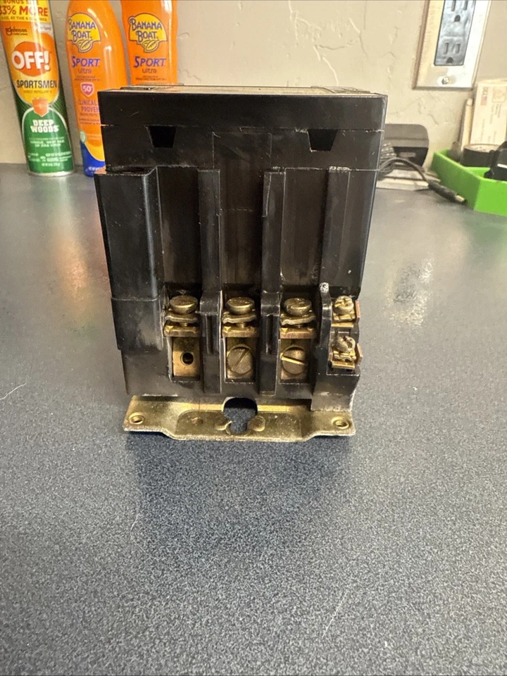 Square D 3104-400-42 3 Phase Motor Controller  - Image 3 of 3