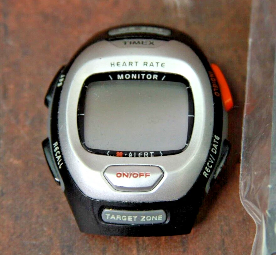 Reloj Timex Monitor de Ritmo Cardíaco T5G981 Deportivo Bisel Plateado Banda Gris ¡Funciona! Foto 2 de 4