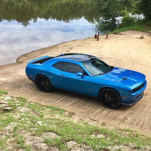 VVivid Xpo Liquid Metal Aqua Blue Vinyl Car Wrap Film | V230 - Picture 4 of 5