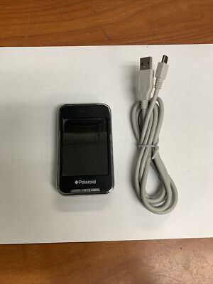 Polaroid PMP288C-8 8GB Music & Video Player  AND USB CORD