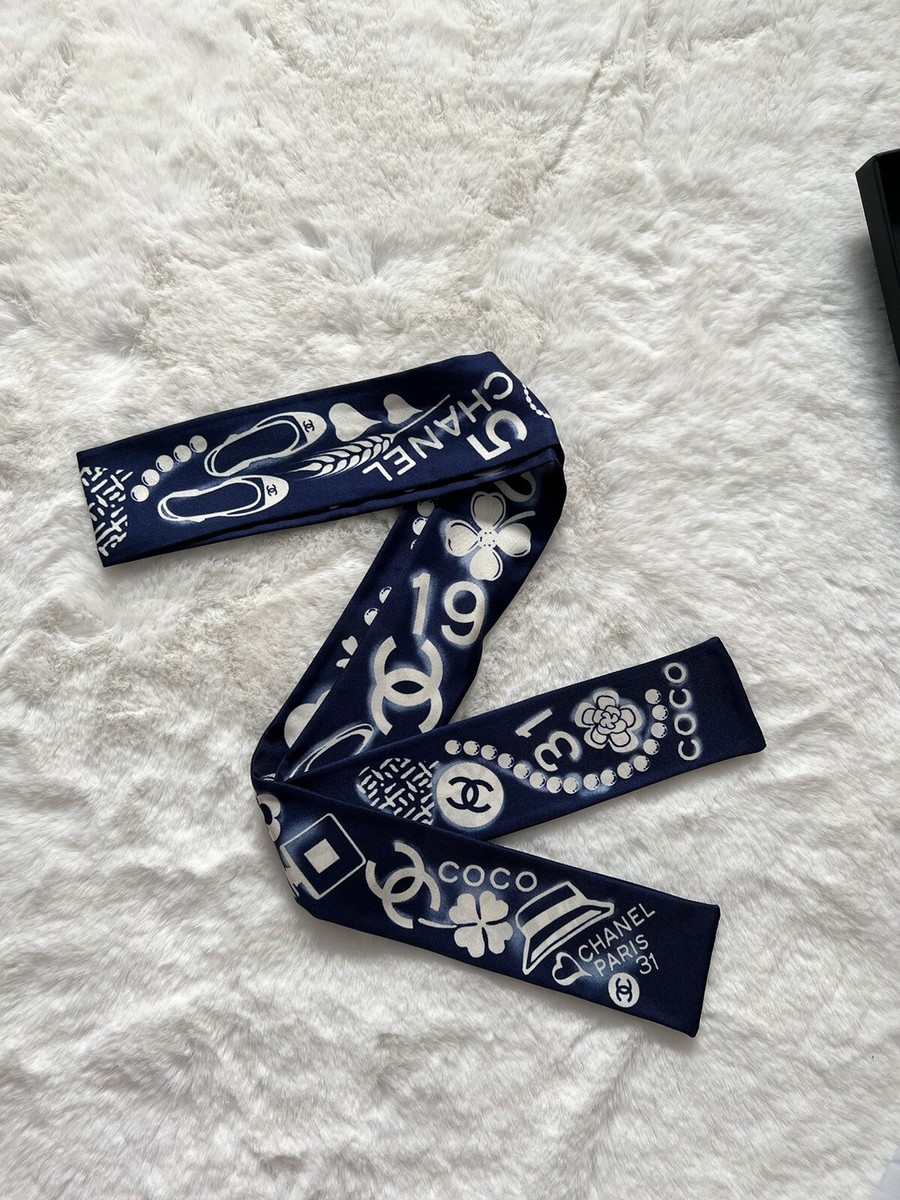 New!💙 CHANEL Slim Bandeau CC Scarf 💙Multicolor Cream White Navy Blue