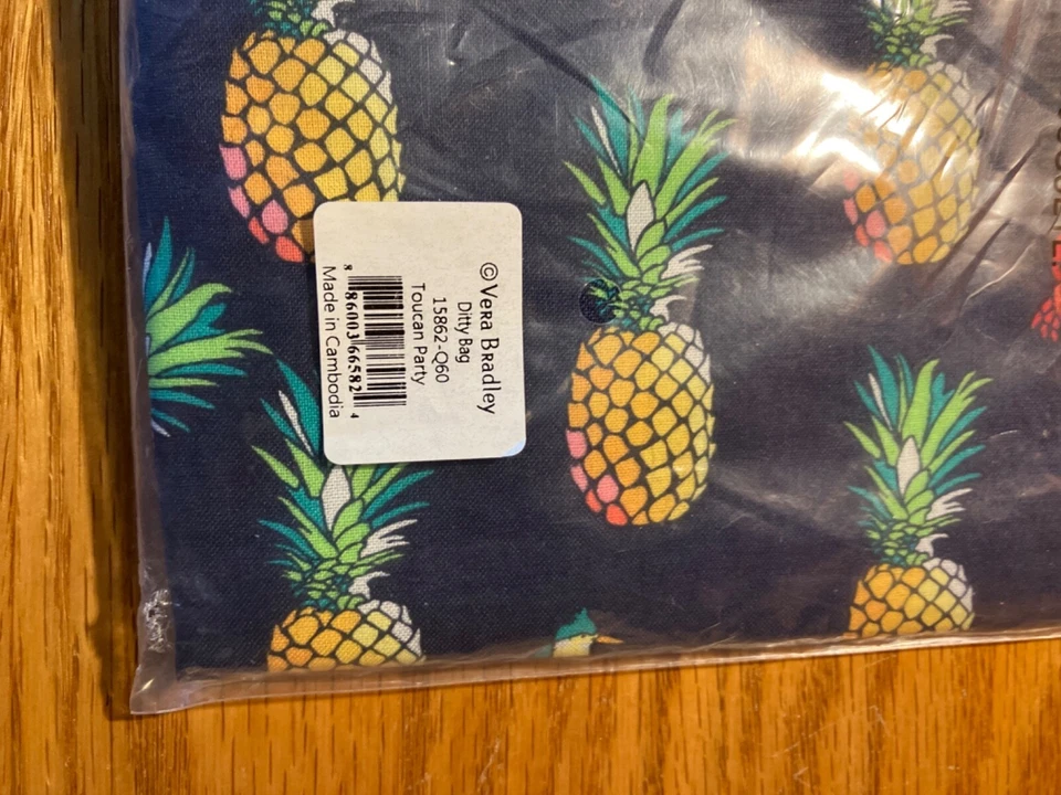 Bolso Vera Bradley Tucán Fiesta Cordón. Nuevo con etiquetas en plástico original.  Foto 3 de 4