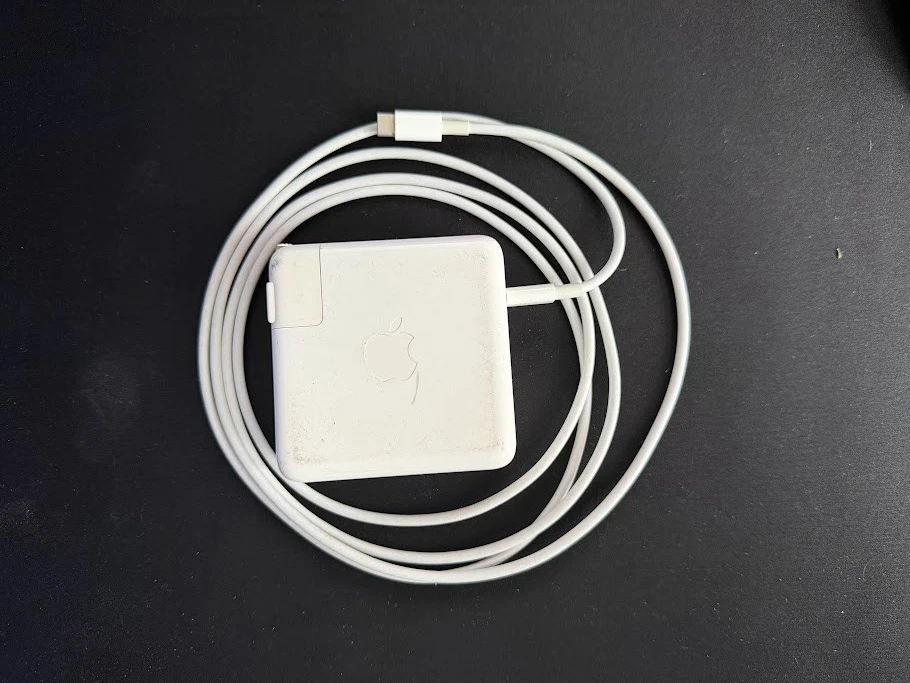 Apple MacBook Pro 15 pulgadas 2016 A1707 Intel i7 2,70 GHz, 512 GB 16 GB AMD Radeon Pro Foto 3 de 4