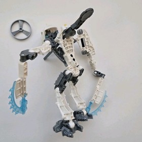 LEGO BIONICLE Tahu 7116 with Gold Mask & Toa Hordika Nuju 8741 - No Instructions