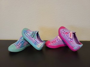 sketchers tie dye shoes