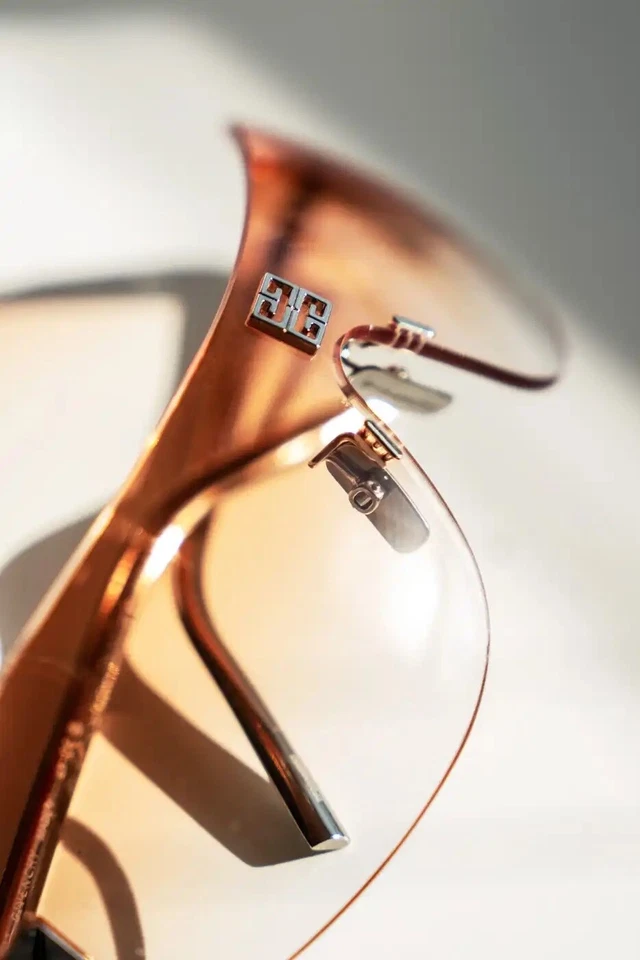 Gafas de sol unisex Givenchy 4G Mask en metal Foto 4 de 4