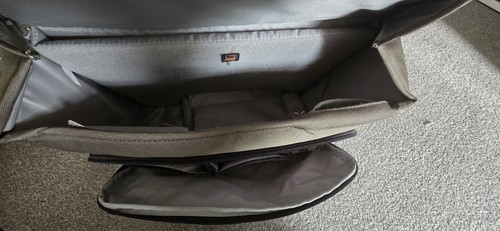Lowepro Event Messenger 250 SLR Camera Kit Bag with Notebook / Tablet slot Green - Picture 2 of 2