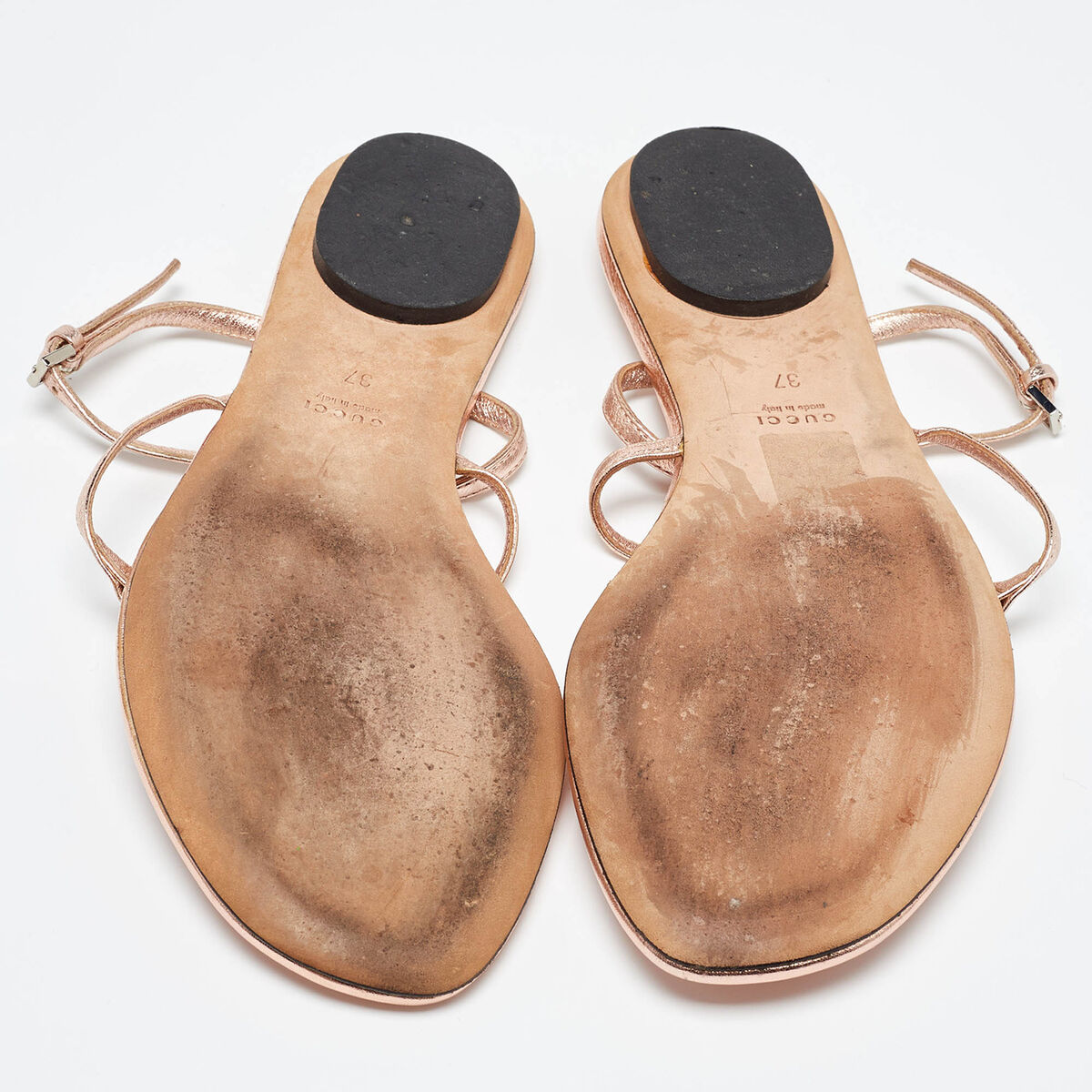 Gucci Metallic Leather Crystal Embellished GG Thong Flat Gucci Metallic Leather Crystal Embellished GG Thong Flat