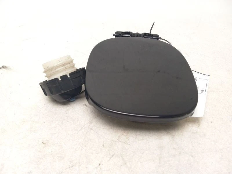 2011 MITSUBISHI OUTLANDER FUEL FILLER DOOR - Image 2 of 4