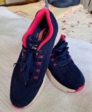 SKECHERS Air-Cooled Arch Fit Women's Size 8 Navy Blue / Pink SN149414