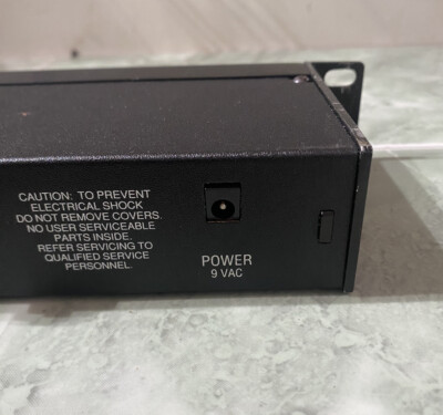 ALESIS 3630　美品 Alesis 3630 Rack Mount RMS/PEAK Dual Channel Compressor