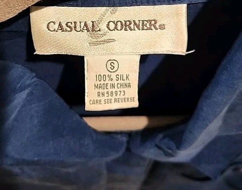 Casual Corner 100% Silk Women's S Shirt Short Sleeves Button Front Collar Blue - Picture 8 of 9