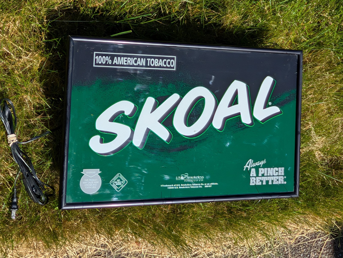skoal dipping tobacco SKOAL CHEWING TOBACCO LIGHT UP ADVERTISING SIGN USED BUT WORKS GREAT ~L@@K~