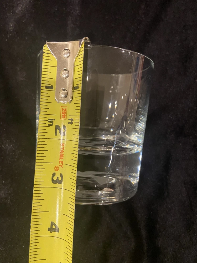 Tumbler With Dove Etched Bottom