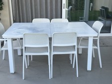 tavolo da giardino con sedie