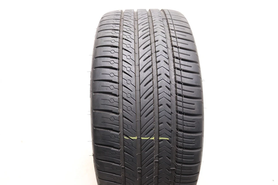 Michelin Pilot Sport 245/40ZR18 usado toda la temporada 4 ZP - 93Y - 9,5/32 Foto 2 de 4
