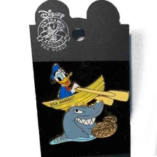 DCL Donald Duck Rowing & Shark Captain's Choice Pin Original Card LE1000