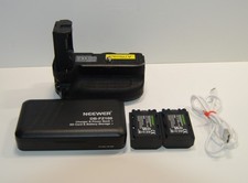 Neewer Vertical Battery Grip Parts for Sony A9 A7III  2 Batteries w/ Power Bank