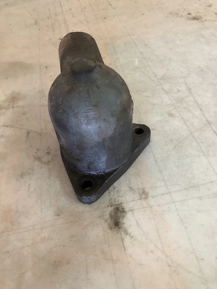 Camión Willys Jeep L134 carcasa termostato CJ Foto 3 de 4