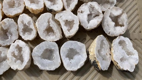 16 pair 1690g Natural Agate Geode Raw Crystals Cluster Cave Collection - Picture 3 of 6