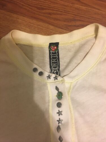 Free People weißes Shirt gelbe Borte silber Stern grün Blumen Knöpfe Tunika Top S - Bild 7 von 11