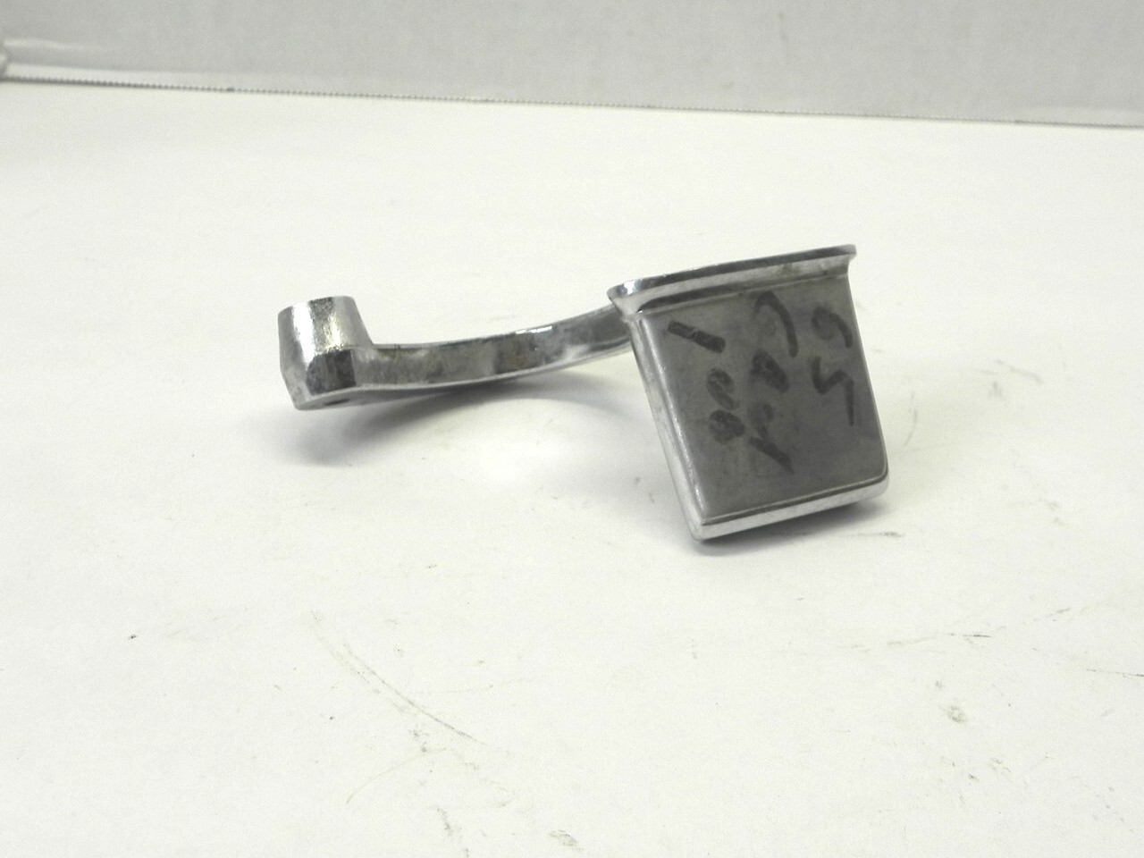 VINTAGE 1965-66 CADILLAC EXC LIMOUSINE LEFT SIDE INTERIOR DOOR HANDLE GM#4537108