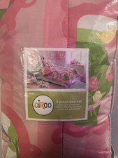 Circo Twin 5 Piece Princess Bedding Set Pink Reversible Comforter