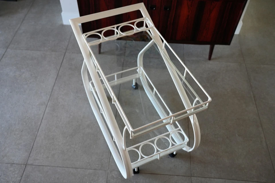 20 世纪 80 年代后现代铝条推车 Woodard 恢复带原装玻璃 — 第 4/4 张图片