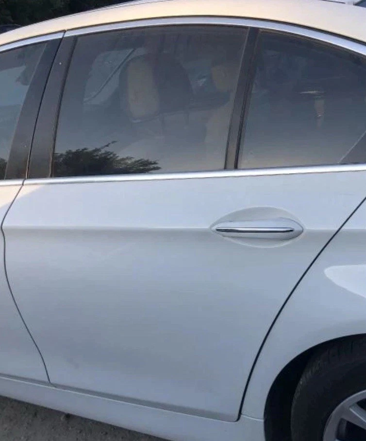 BMW 528i 2011-2016 puerta trasera del conductor eléctrica tinte verde Foto 2 de 2