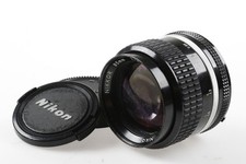 Nikon MF 85mm f/2.0 AI-S - SNr: 304755