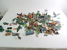 Mega green army men bundle : toys - Thames Hospice