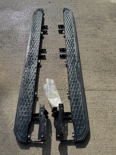 Genuine Honda OEM Running boards for 2024 Honda CR-V. OEM Honda parts