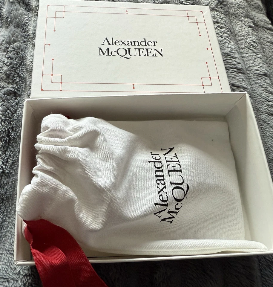 ALEXANDER McQUEEN REPEATED BLACK SKULLS ON TAN LEATHER CARDHOLDER=NEW= L👀K NOW! - Image 3 of 4