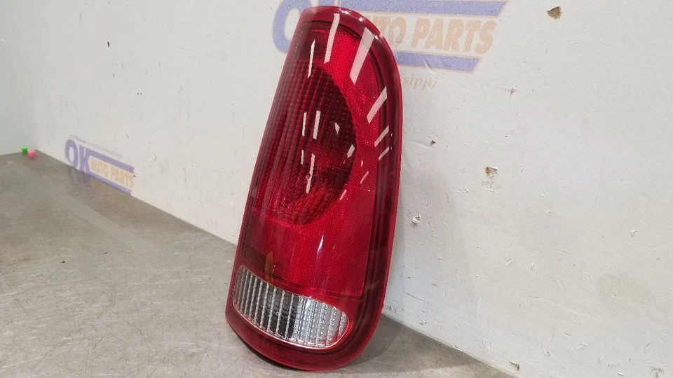 01 FORD F250 SUPER DUTY TAIL LIGHT TAIL LAMP RIGHT PASSENGER - Image 3 of 4